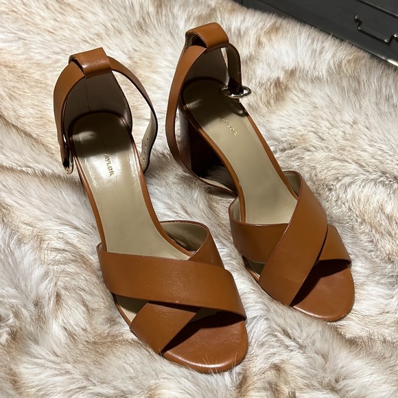 Ann Taylor - size 8 medium womens heels sandals (tan) - Picture 3 of 8